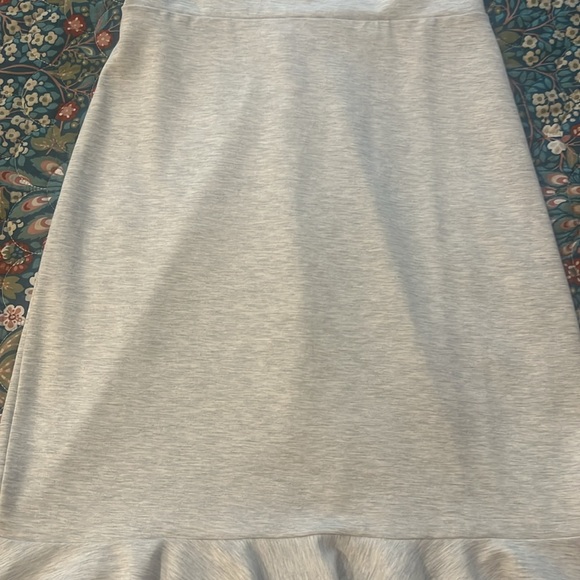 Banana Republic Scuba midi dress in light gray - Picture 4 of 11